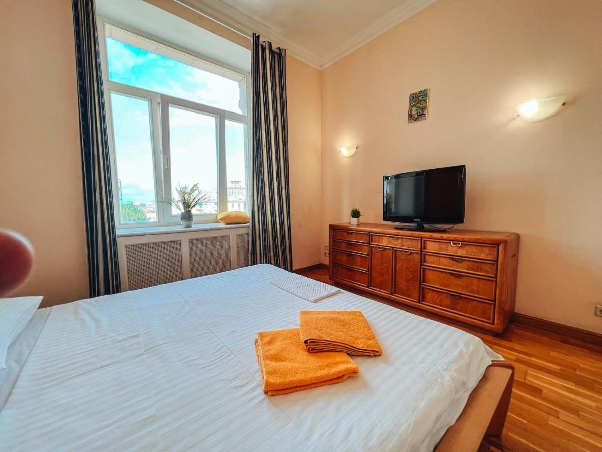Apartments Rentals Ukraine On Kreshchatik Kiev Bagian luar foto