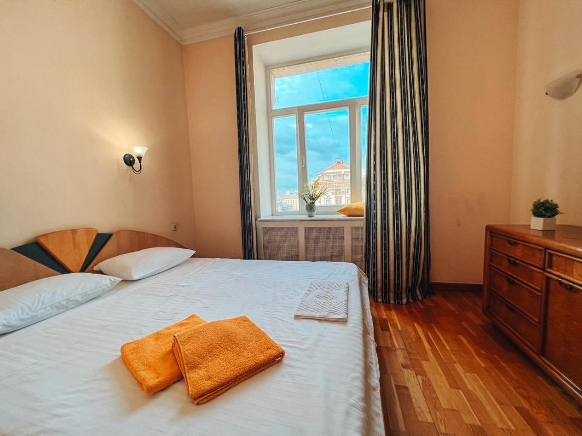 Apartments Rentals Ukraine On Kreshchatik Kiev Bagian luar foto