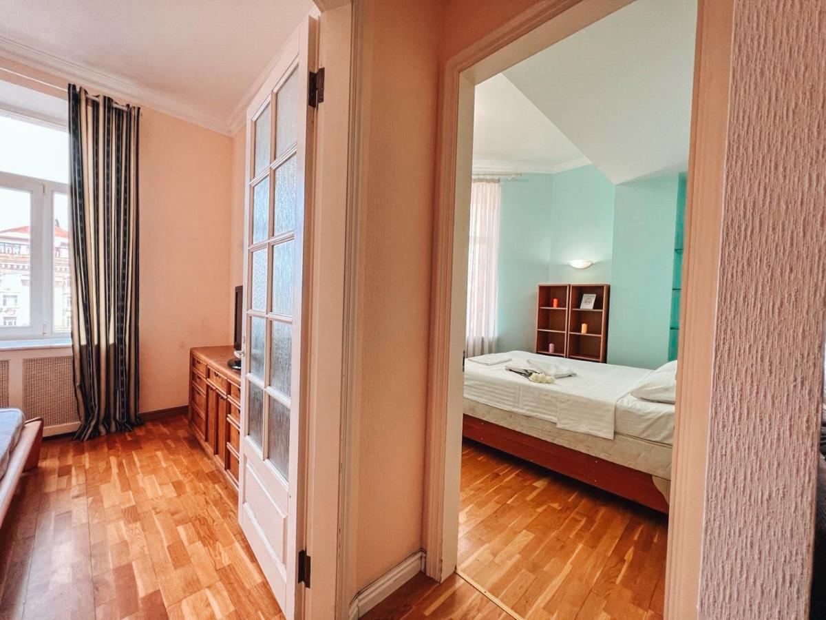 Apartments Rentals Ukraine On Kreshchatik Kiev Bagian luar foto