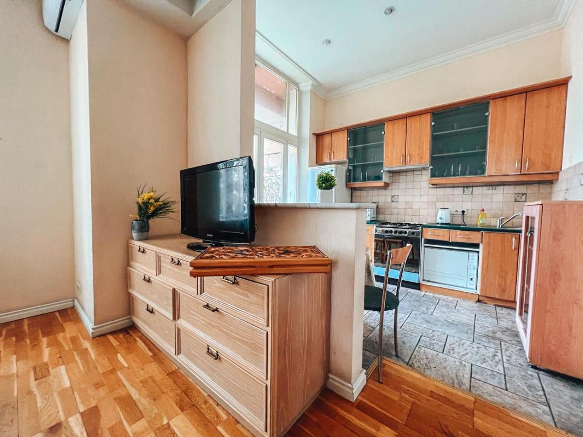 Apartments Rentals Ukraine On Kreshchatik Kiev Bagian luar foto