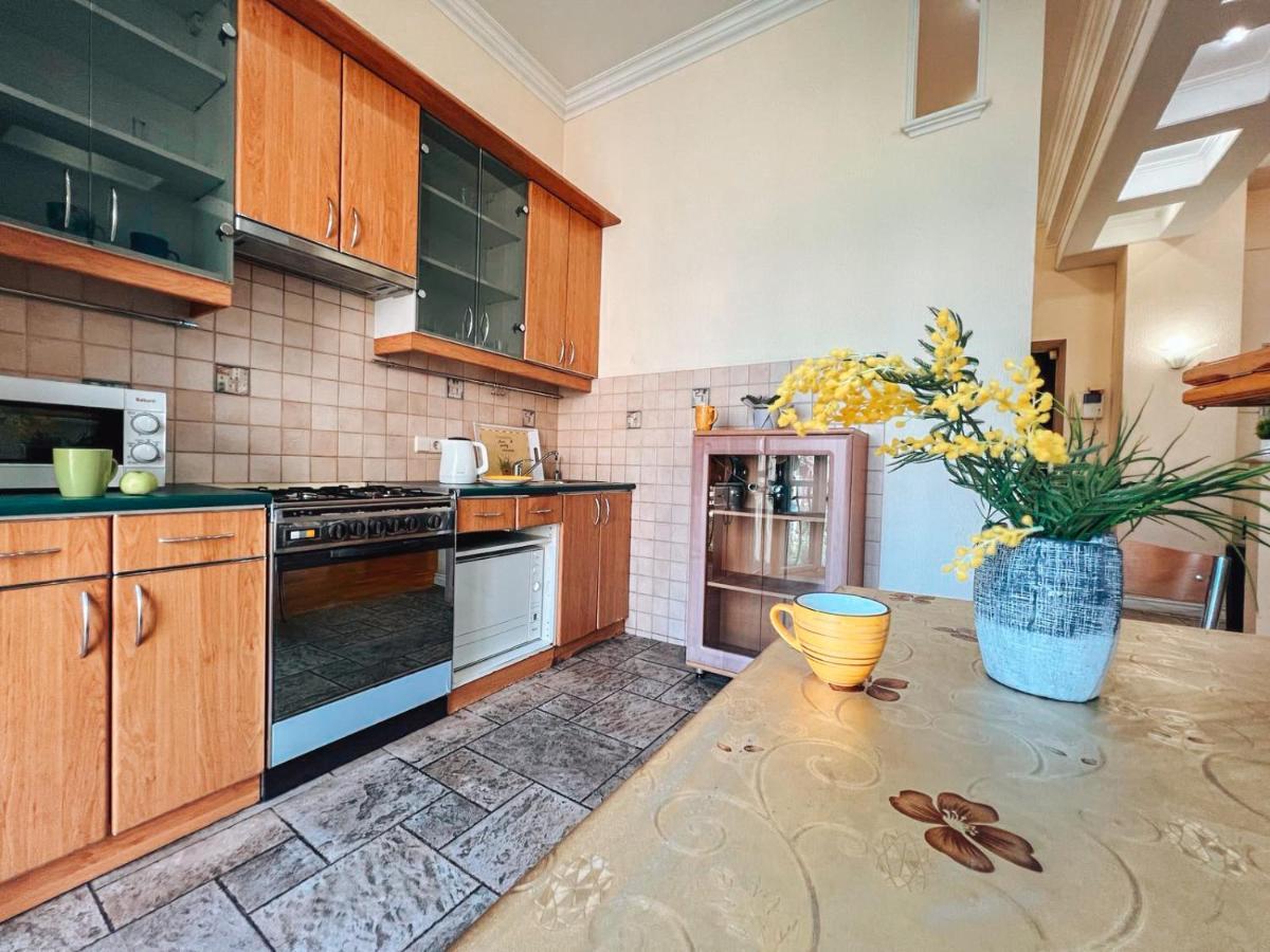 Apartments Rentals Ukraine On Kreshchatik Kiev Bagian luar foto