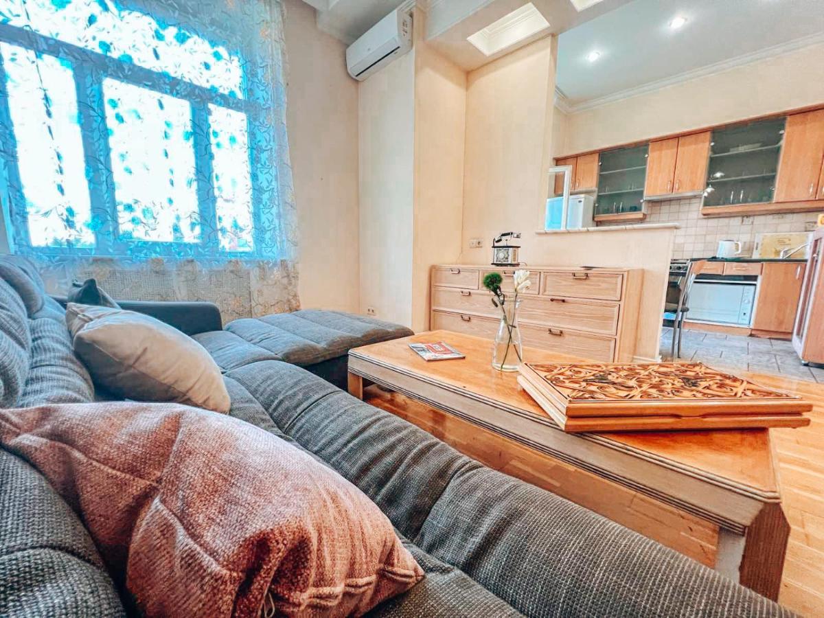 Apartments Rentals Ukraine On Kreshchatik Kiev Bagian luar foto