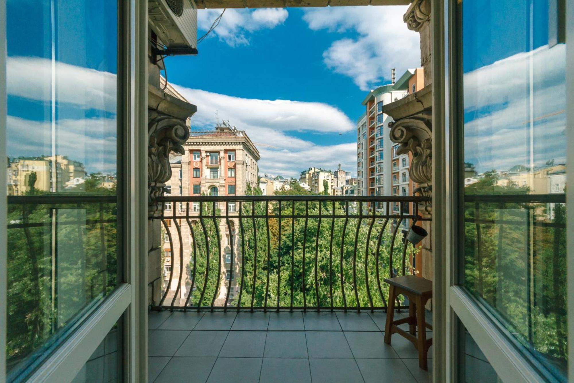 Apartments Rentals Ukraine On Kreshchatik Kiev Bagian luar foto
