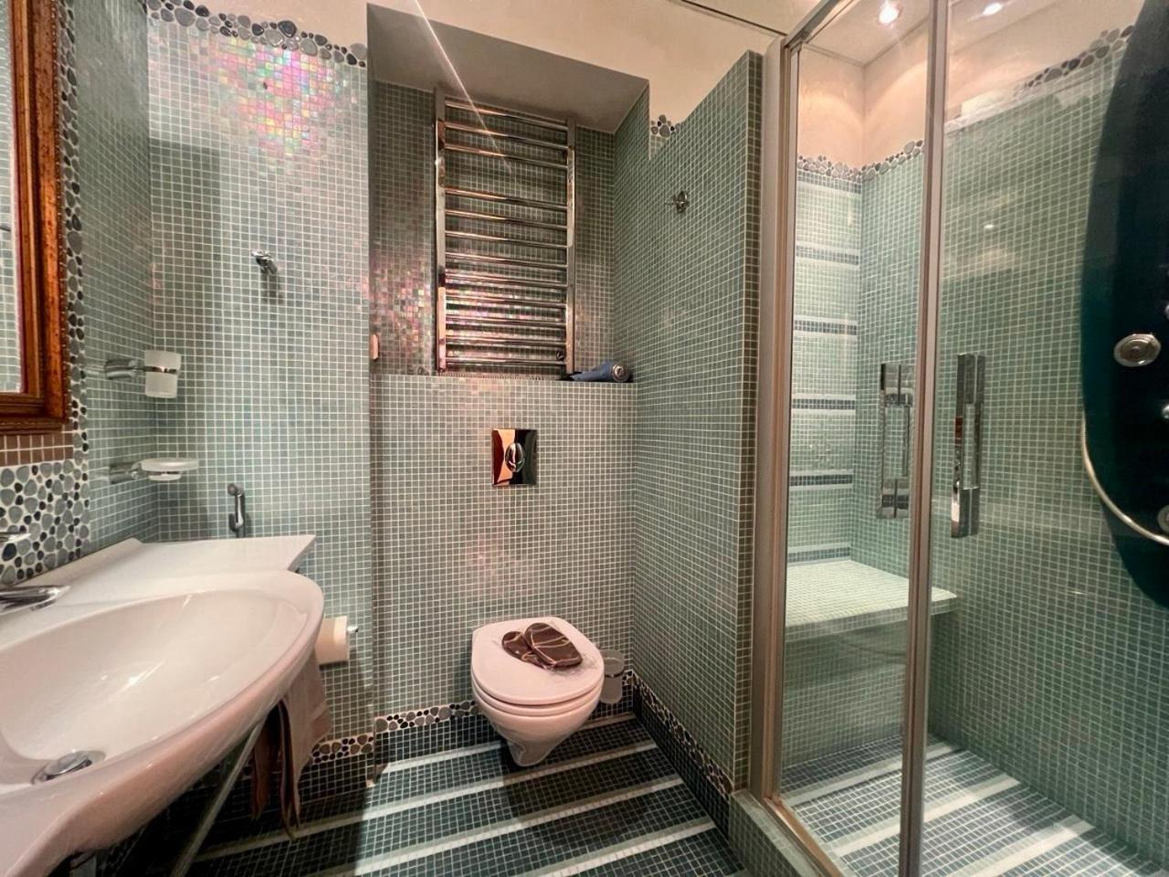 Apartments Rentals Ukraine On Kreshchatik Kiev Bagian luar foto