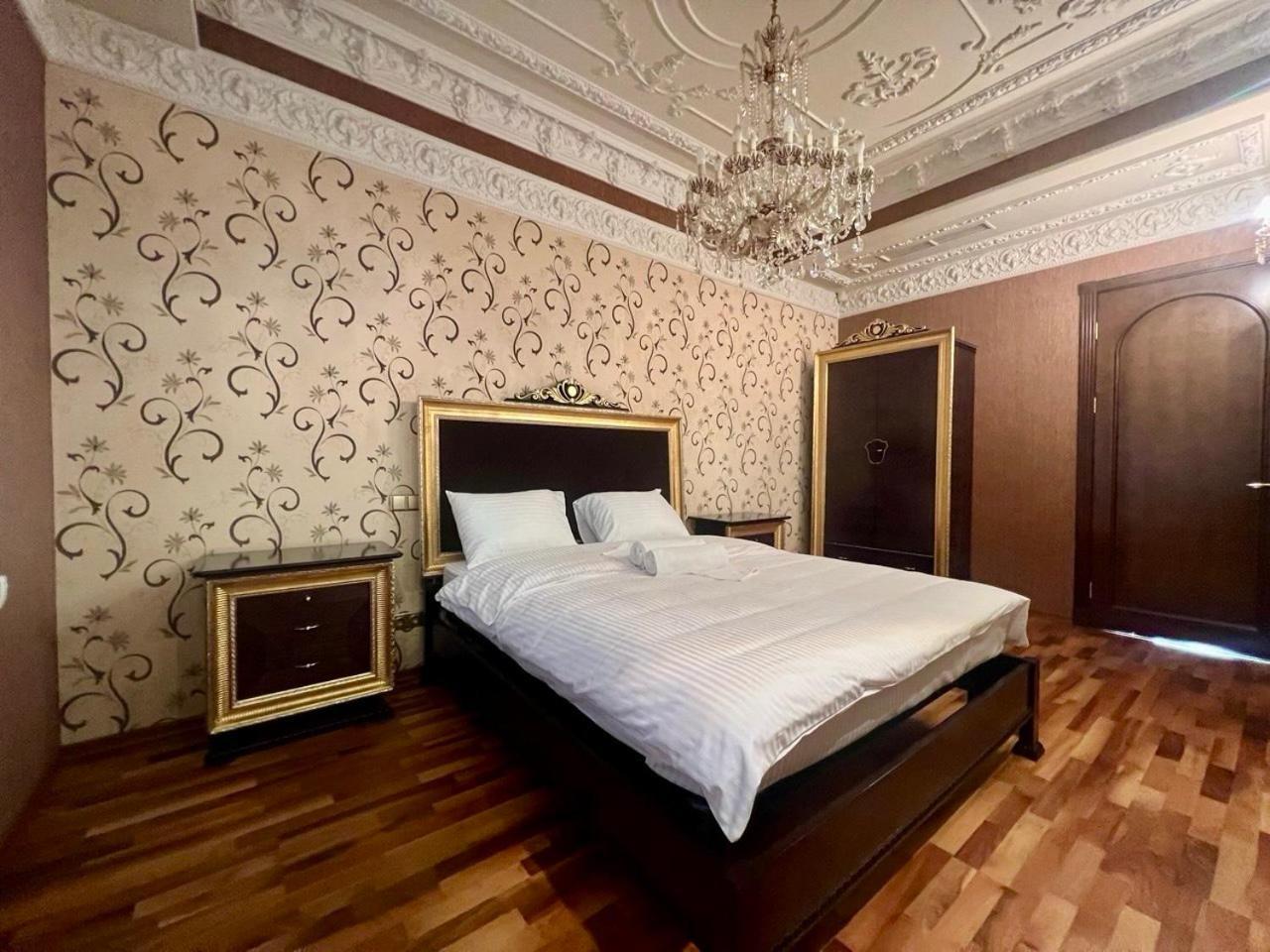 Apartments Rentals Ukraine On Kreshchatik Kiev Bagian luar foto