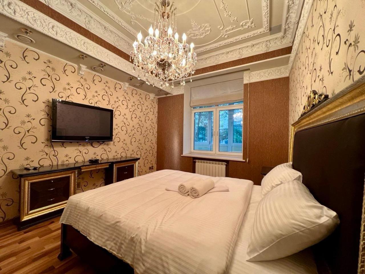 Apartments Rentals Ukraine On Kreshchatik Kiev Bagian luar foto